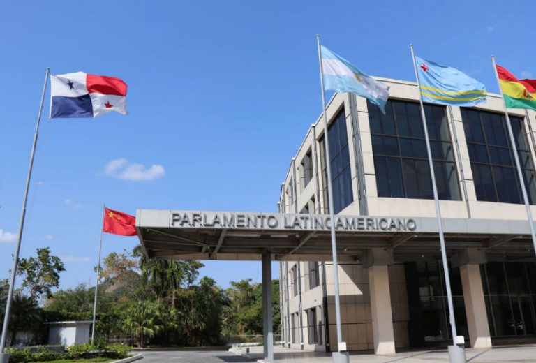 Parlatino pide la suspensión de la deuda externa por crisis de CORONAVIRUS