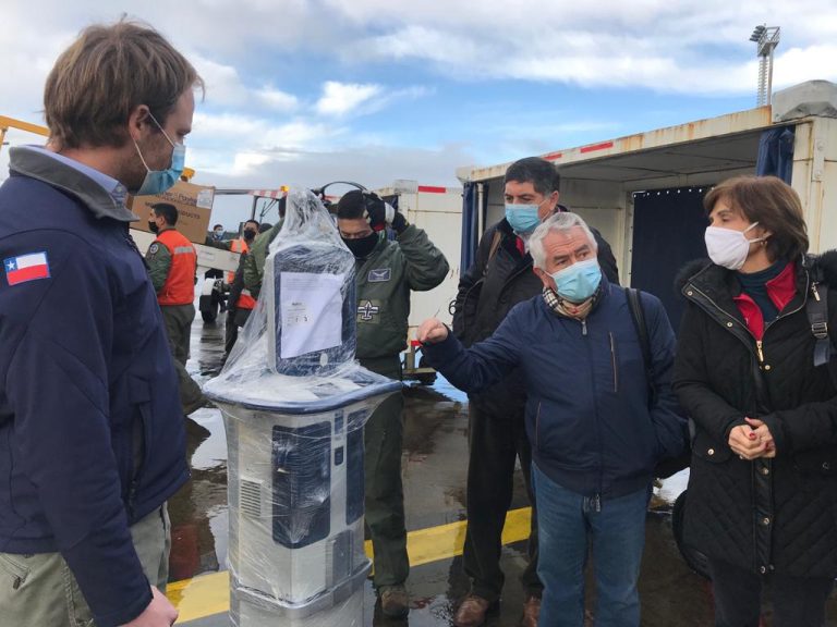Ministro Paris llega a Chiloé para entregar ventiladores mecánicos y visitar residencias sanitarias
