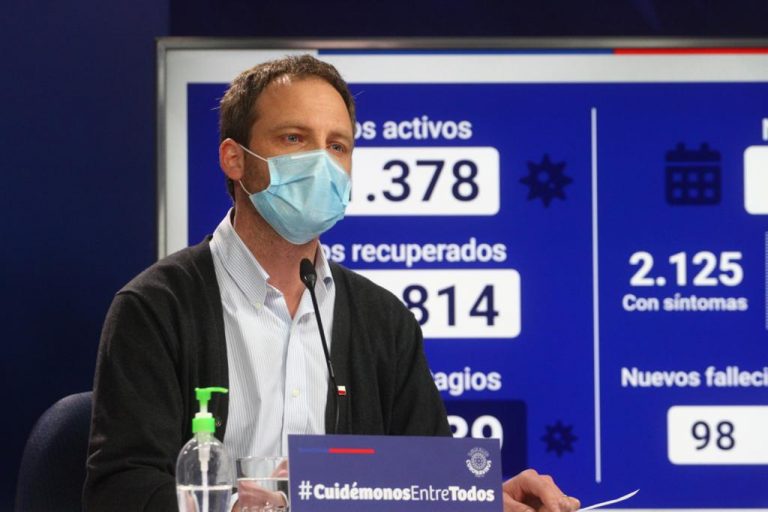 COVID-19 en Chile: Fallecidos superan los 8.000 y contagiados llegan a 326.539