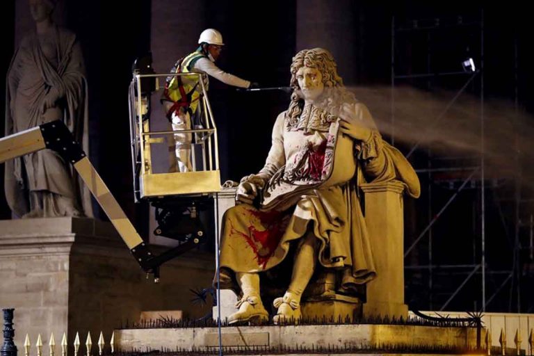 Revisionismo monumental: Ahora en Francia piden quitar estatuas de comerciantes de esclavos