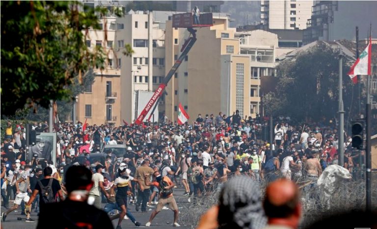 El Líbano: Protestas en Beirut por explosión son disueltos con gas  lacrimógeno