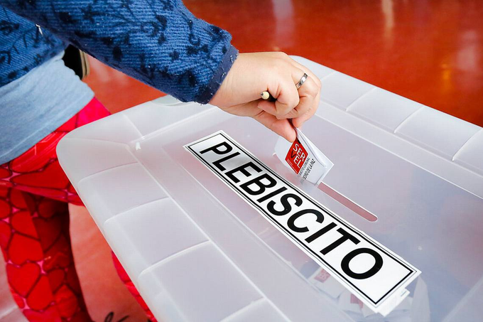 Estudio revela que a pesar de un rebrote de COVID, un 71% de los chilenos ira a votar en el plebiscito
