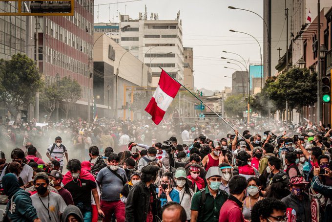 En medio de violentas protestas Jefe de ministros de Perú dice: “Quizás hay una gran confusión, acá hubo un cambio constitucional”