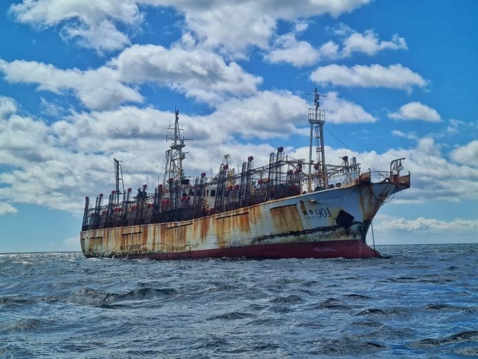 PESQUEROCHINOARMADA25DIC-1