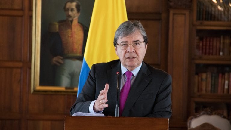Ministro de Defensa de Colombia falleció a causa del Covid-19