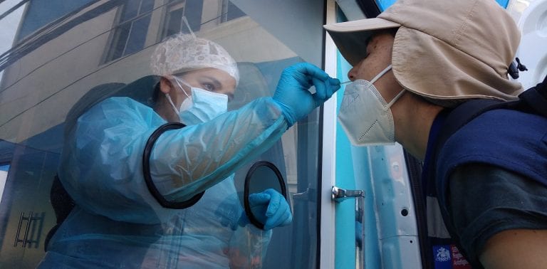 Minsal reporta baja de contagios, pero la pandemia sigue su avance en el país
