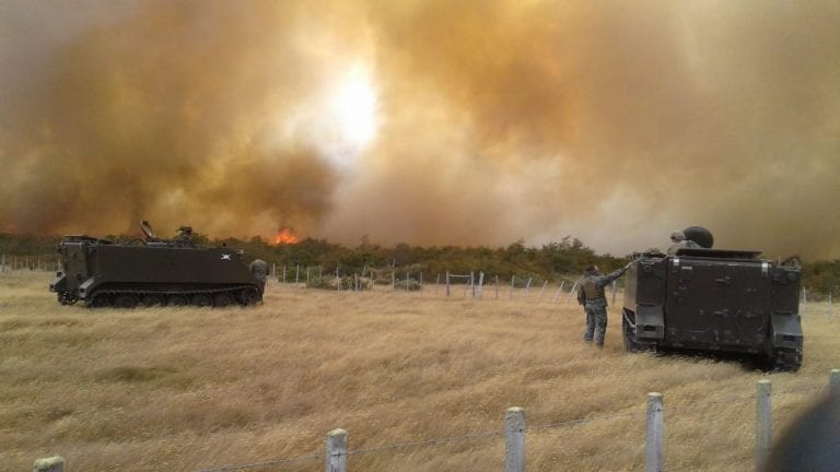 Incendio forestal iniciado en Regimiento Lanceros ya ha consumido 100 hectáreas en Puerto Natales [VIDEOS]