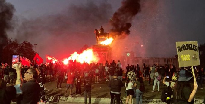 Intento de incendio a monumento a Baquedano genera rechazo de autoridades y críticas al gobierno por el desastre del sector