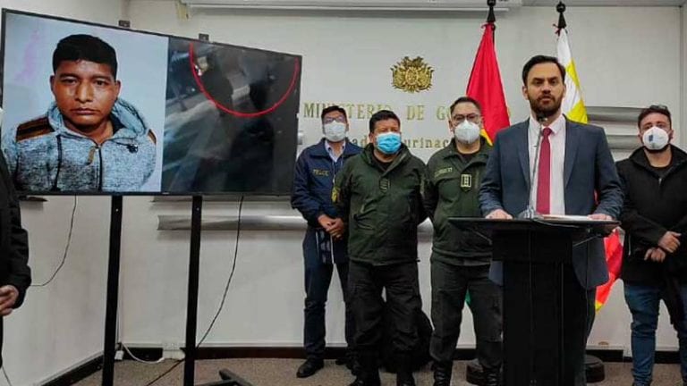 Detienen “in fraganti” a ministro boliviano mientras recibía soborno en pleno centro de La Paz