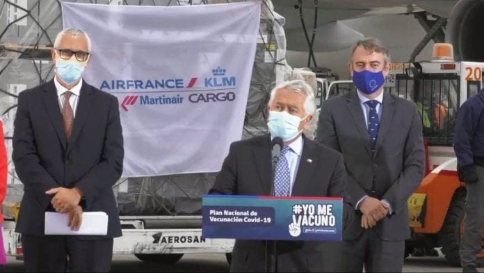 Paris vacuna AstraZeneca x COVAX