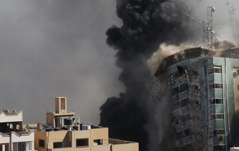 Tras ataque de Israel a edificio de la Prensa en Gaza, AP señala: “El mundo sabrá menos de lo que está sucediendo en Gaza por lo que pasó hoy”
