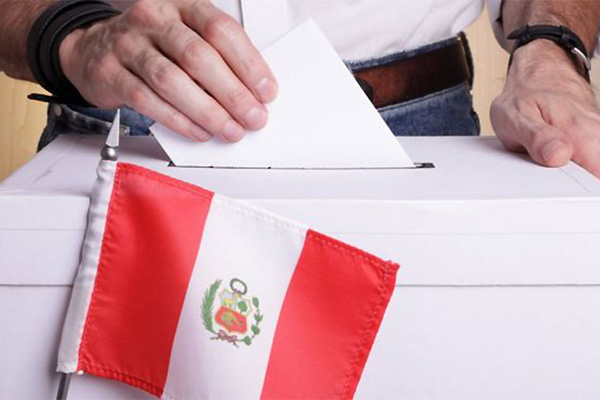 Perú inicia votación en reñido balotaje entre Keiko Fujimori y Pedro Castillo