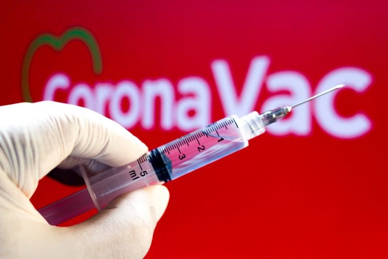Ministros de Salud y Ciencia destacaron aprobación de  Sinovac por la OMS: “Es un reconocimiento internacional a una vacuna que ha probado ser efectiva”