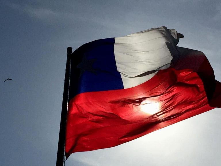 Senadores de Chile Vamos presentaron proyecto que sanciona quienes se burlen de los símbolos patrios