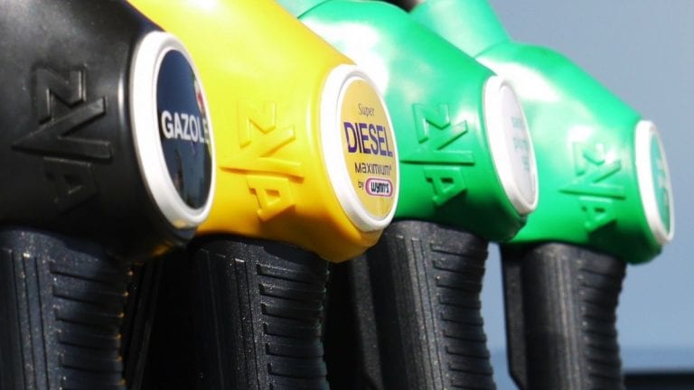 Índice de gasolina 2021: el chileno medio comprará 712 litros