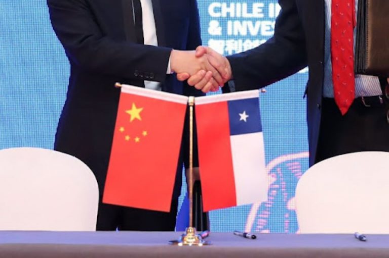 Allamand, nunca queda mal con nadie, califica como error diplomático que Chile se meta en la pugna EEUU-China: “No debemos tomar partido”