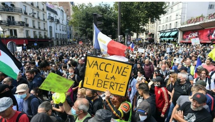 FRANCIAANTIVACUNA31JULIO