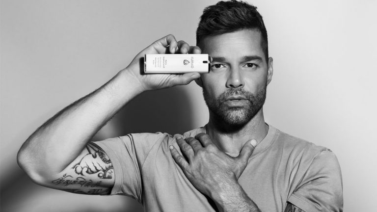 Ricky Martin sella acuerdo comercial con empresa dermocosmética Kumiko
