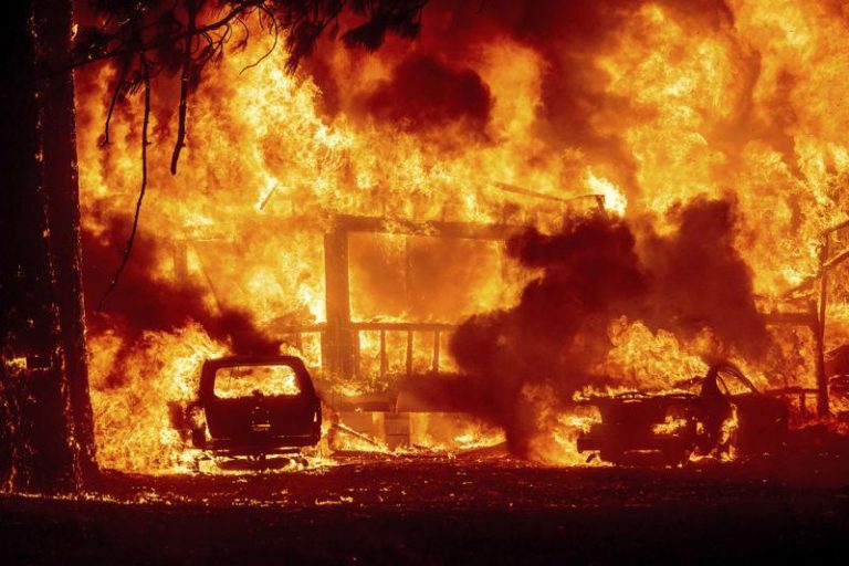 Cambio Climático desatado: Incendio que lleva 3 semanas  arrasa Greenville en el norte de California