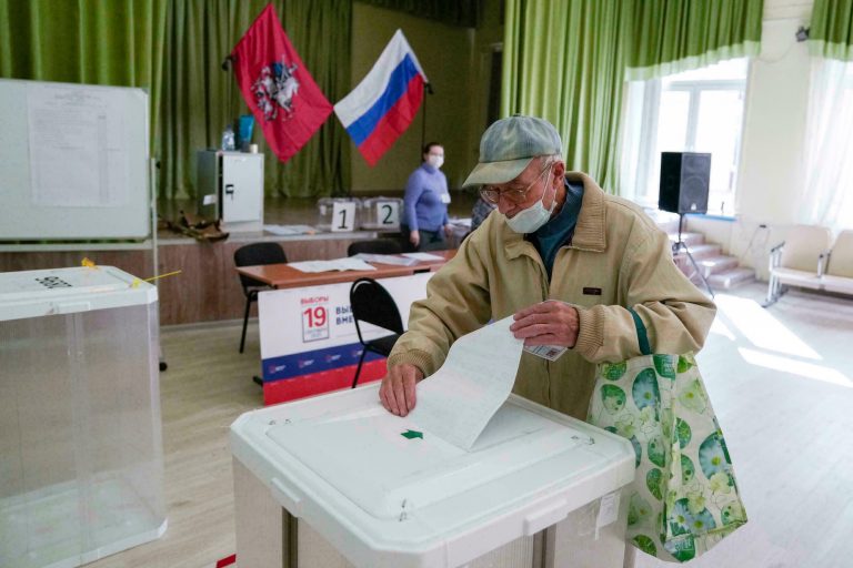 Partido de Putin alcanza la victoria en unas elecciones rusas salpicadas de acusaciones de fraude