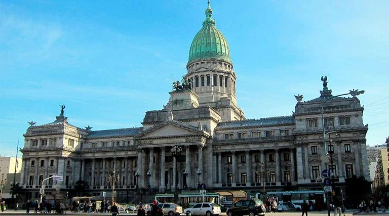 Senado argentino en pie de guerra: Presentan proyectos de repudio a Chile por plataforma continental
