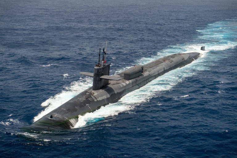 FBI detiene a matrimonio vinculado a la US Navy que intentaba vender secretos militares de submarinos nucleares de EEUU