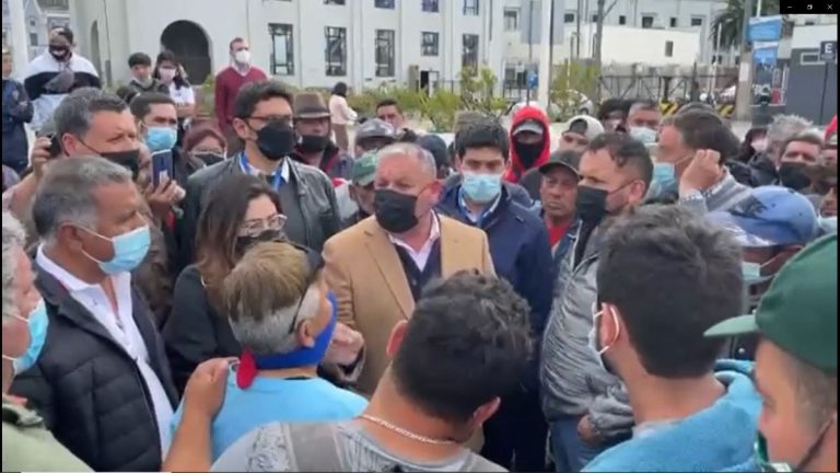 “El modelo es violento, esa weá es violenta”: Gobernador Mundaca justificó actuar de pescadores en medio de la tensión por incidentes en Valparaíso