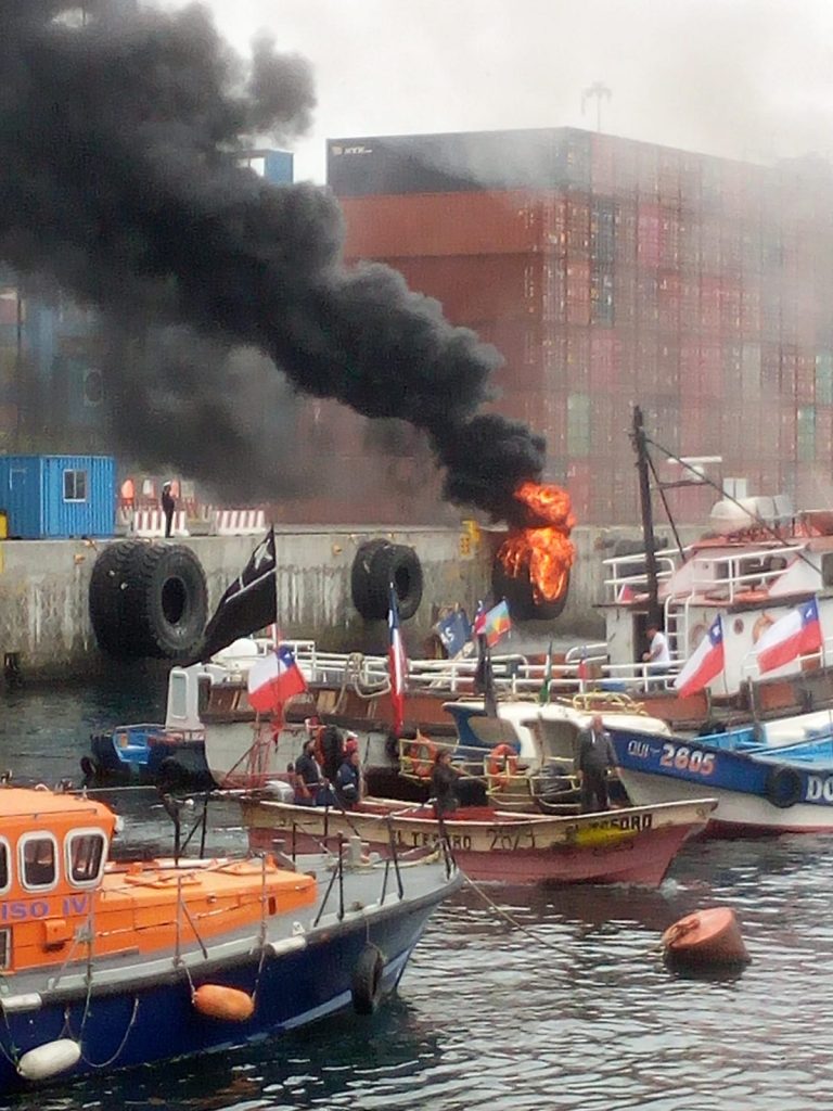 Armada presentará querella criminal por graves incidentes protagonizados por pescadores ayer en el puerto de Valparaíso