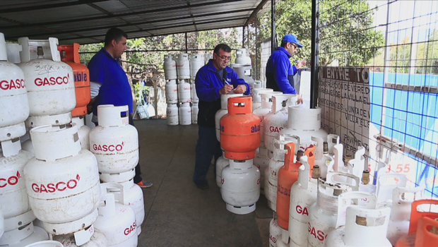 ¡Llegó Santa!: 75 municipios darán vales de descuentos para compra de gas licuado