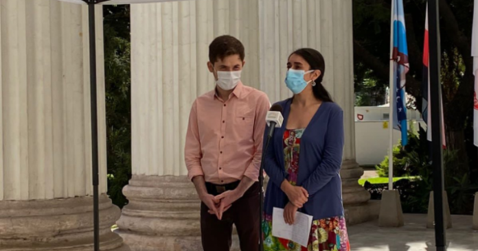 Opera Captura de pantalla_2022-02-28_165140_twitter.com