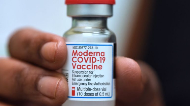 ISP autorizó uso de emergencia de la vacuna de Moderna contra el Covid-19