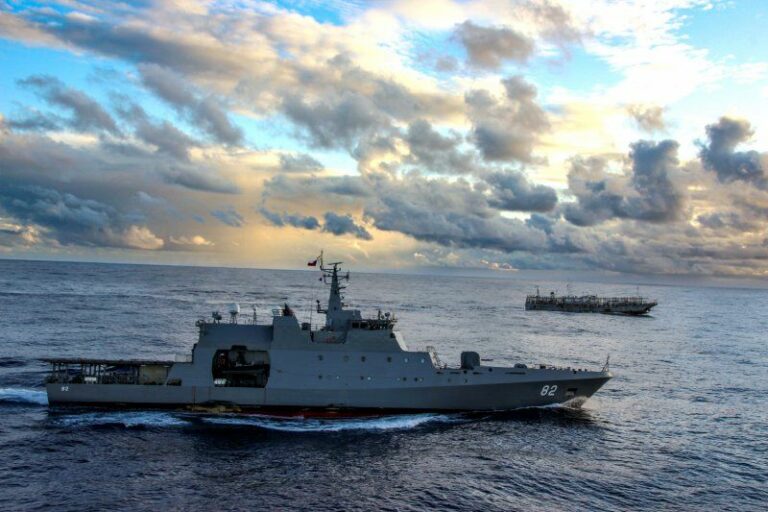 OPV de la Armada operó en aguas internacionales para prevenir pesca ilegal en la Zona Económica Exclusiva nacional