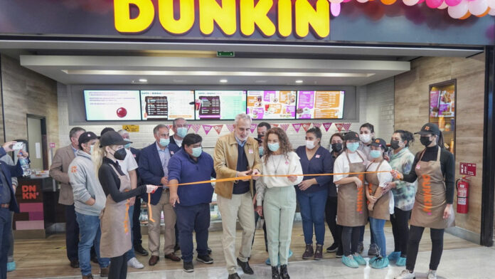 Dunkin´ opens its 100th store in Chile