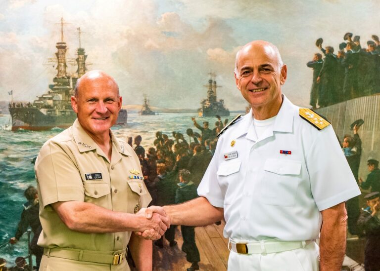 Comandantes en Jefe de las Armada de Chile y Estados Unidos se reunieron en el Pentágono