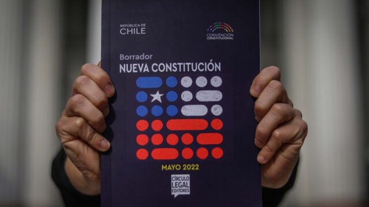 200 figuras de la izquierda progresista mundial pidieron aprobar propuesta de nueva Constitución