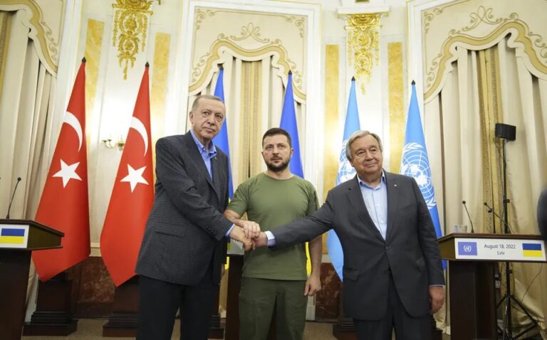 Erdogan aseguró que “Turquía está en el lado de Ucrania” mientras la ONU pidió garantizar la seguridad de la central nuclear de Zaporizhia