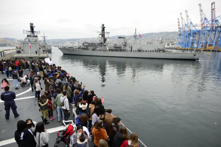 Tras participar en RIMPAC 2022, volvió a Valparaíso la fragata «Almirante Lynch»