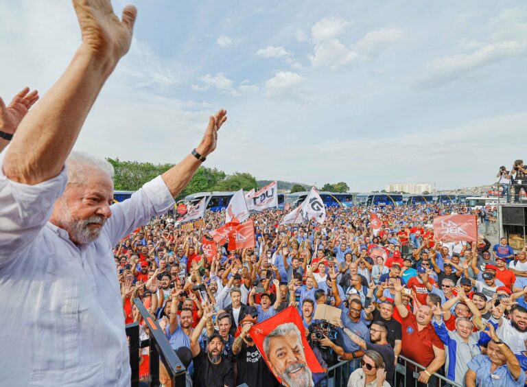 Brasil: Lula parte campaña sin piedad con Bolsonaro y lo acusa de estar “poseído por el diablo”