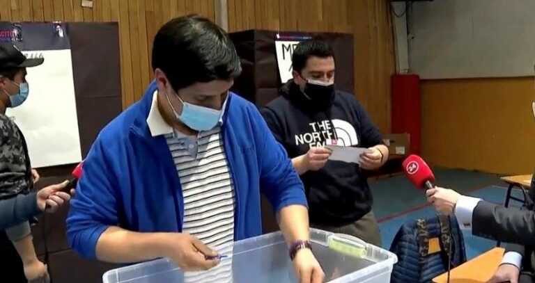 Parte recuento de votos en Punta Arenas: Rechazo vence  en la primera mesa contabilizada