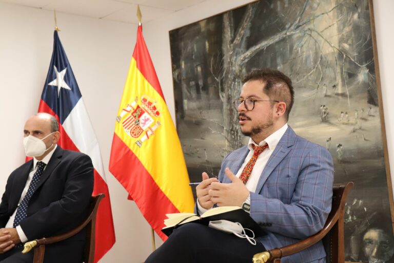 Diputados UDI piden a Cancillería llamar al orden a embajador de Chile en España tras deslizar posibles protestas por triunfo del “Rechazo”