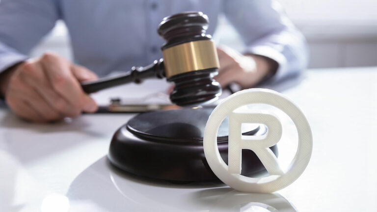 ¿Sabes qué tan importante es registrar tu marca? Estudio de abogados facilita la protección de propiedad intelectual para emprendedores