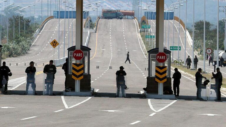 El 26 de septiembre Colombia y Venezuela reabren sus fronteras y normalizan relaciones