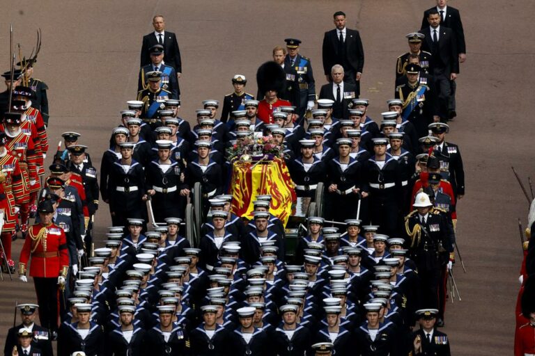 El mundo le dice adiós a SM Isabel II en un funeral de Estado que recuerda porqué las tradiciones y el respeto a la historia son la clave del Reino Unido