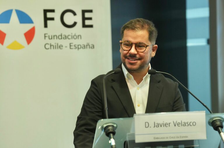 Diplomáticos de carrera preocupados por “múltiples e innecesarias” polémicas por embajador de Chile en España