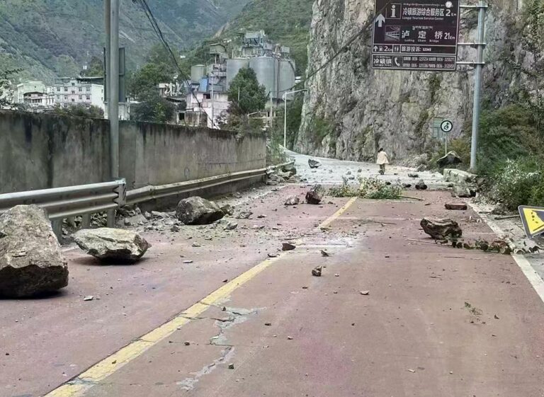 Decenas de muertos deja sismo 6,8° en Sichuan, suroeste de China