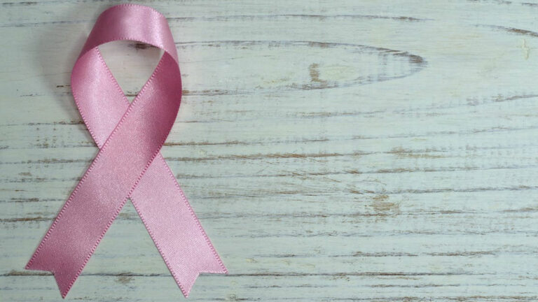 “Eres + Valiente”, la campaña de Intime en apoyo al Mes del cáncer de mama