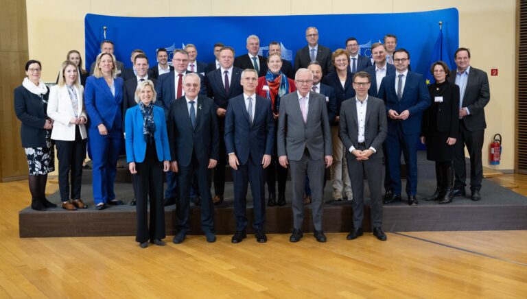 Ante Comisión Europea en Bruselas, secretario Gral. de la OTAN pide a parlamentarios apoyar a Ucrania durante el tiempo que sea necesario