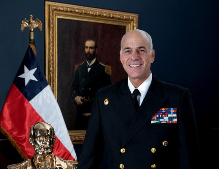 Las Cartas Sobre la Mesa: En el «Mes del Mar», Comandante en Jefe de la Armada repasa los hitos de su gestión y la relevancia estratégica de la construcción naval