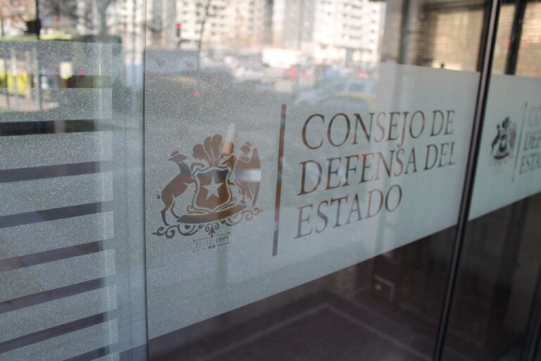 CDE se querella por soborno y cohecho contra Hermosilla, Sauer y Leonarda Villalobos
