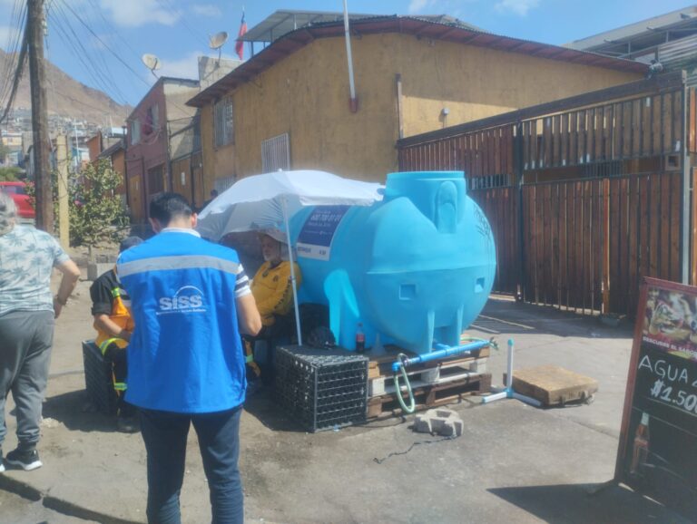 Comienza la reposición del agua potable en Antofagasta y estaría completo durante la tarde
